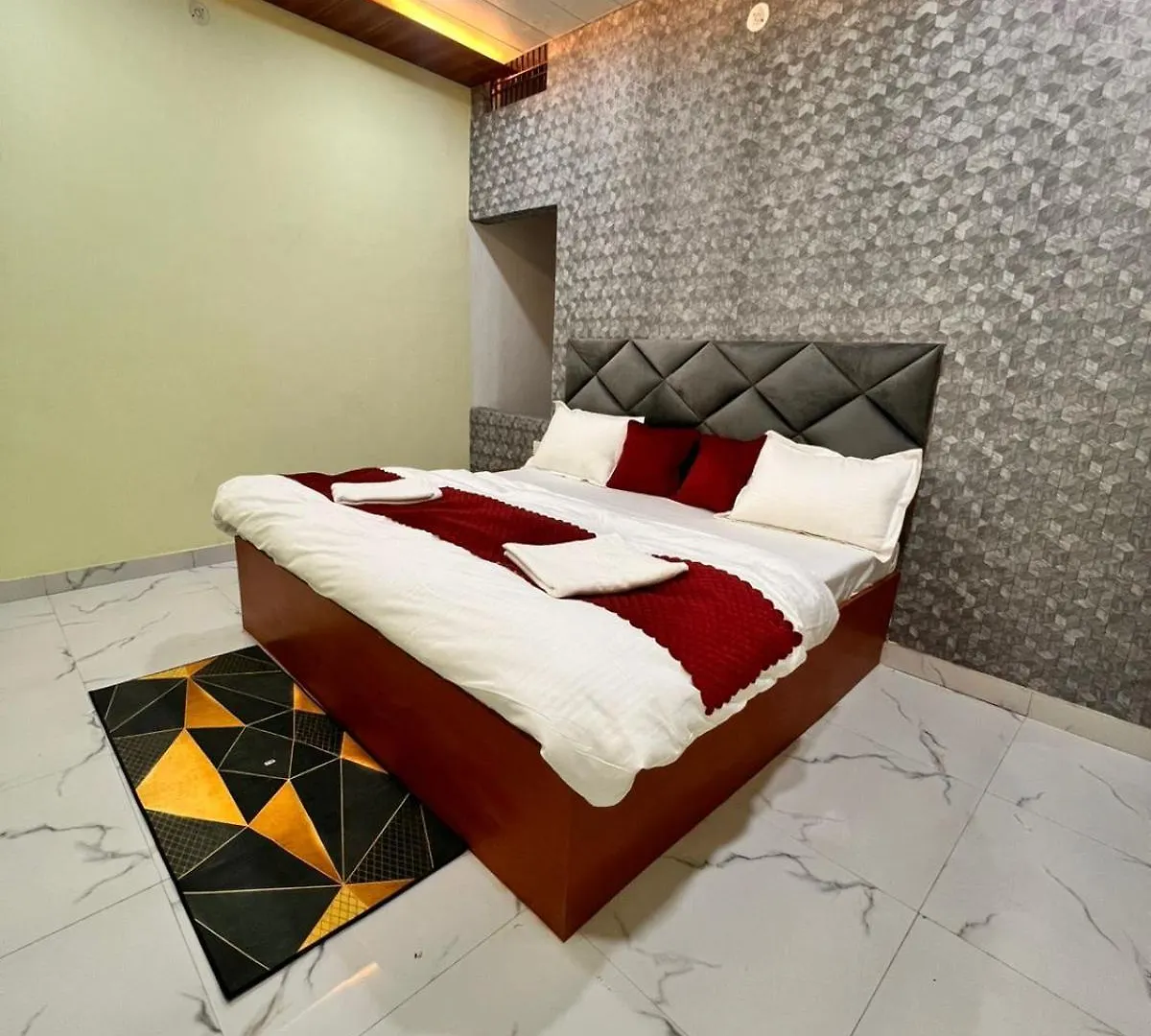 Hotel Gulab Residency Varanasi